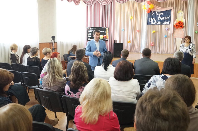 Григорій Самардак привітав вчителів Запорізького району з нагоди професійного свята