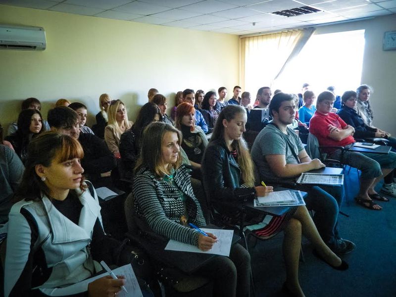 Молодь вчилася шукати роботу та підійматися по кар’єрних сходах