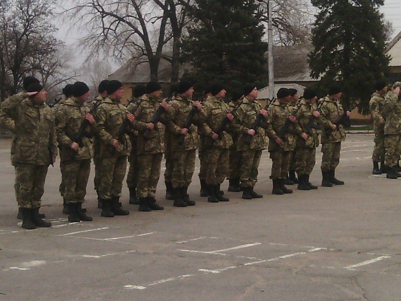 Призовники готуються до відправки у військові частини