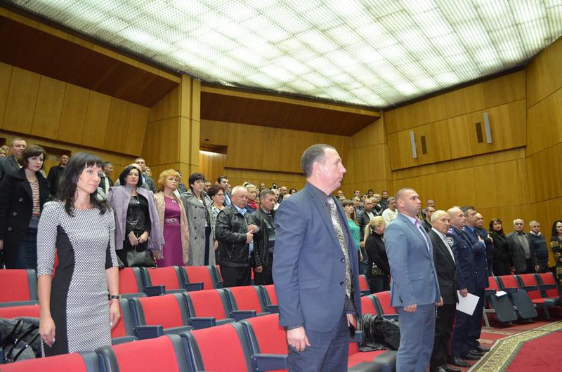 Автомобілісти з честю проходять випробування і миром, і війною  