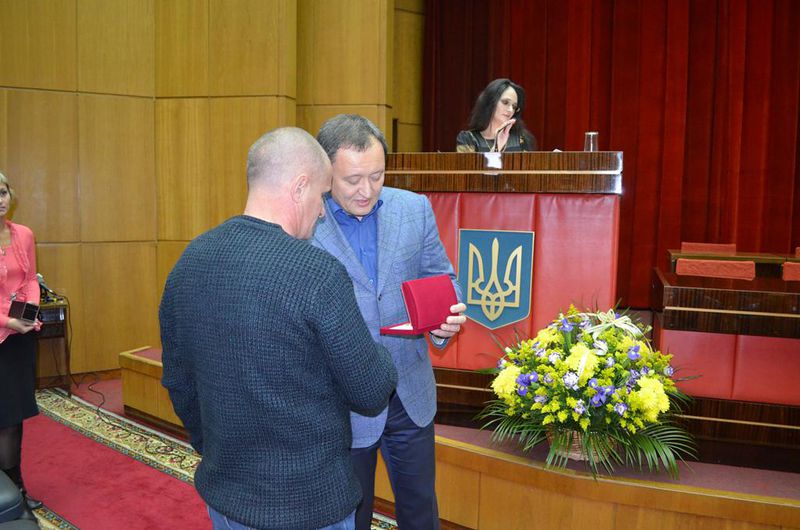 Автомобілісти з честю проходять випробування і миром, і війною  