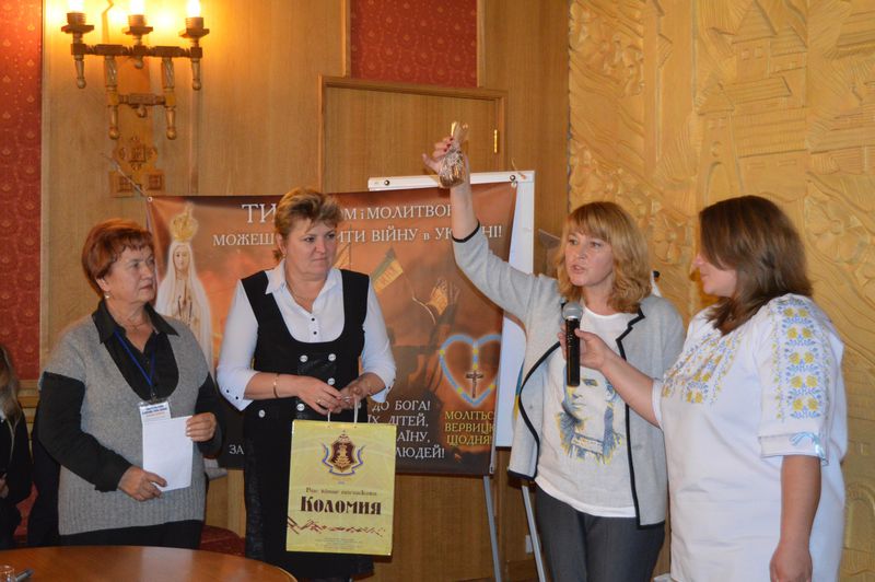 Жінки об’єднуються для встановлення та збереження миру