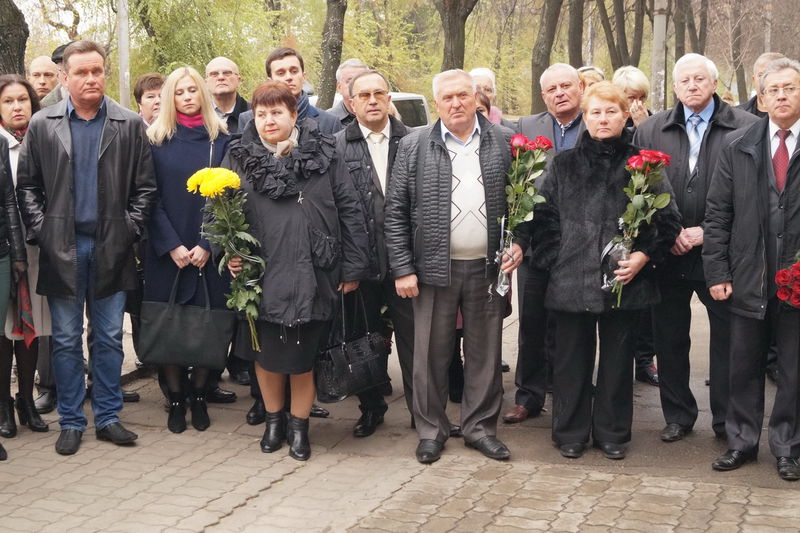 У Запорізькій медичній академії післядипломної освіти відкрили меморіальну дошку професору Герману Балашову