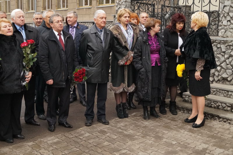 У Запорізькій медичній академії післядипломної освіти відкрили меморіальну дошку професору Герману Балашову