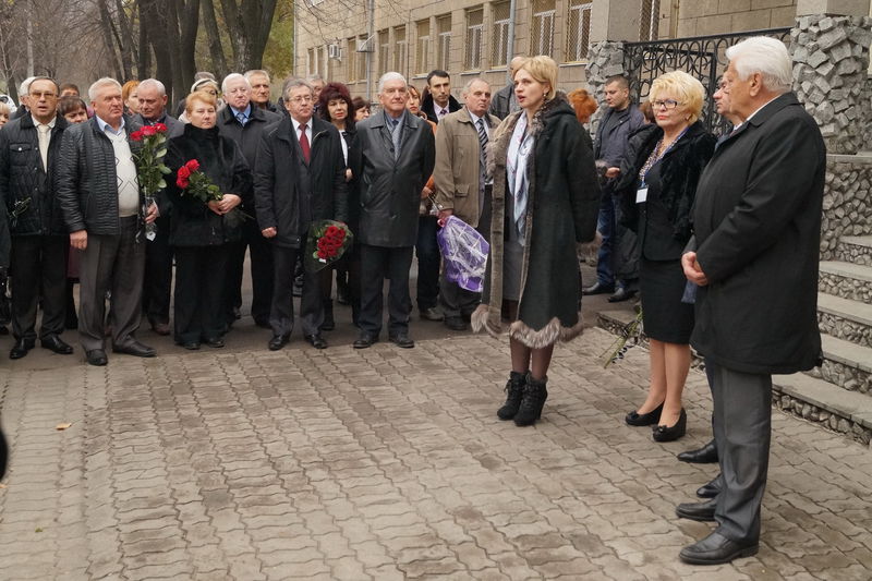 У Запорізькій медичній академії післядипломної освіти відкрили меморіальну дошку професору Герману Балашову