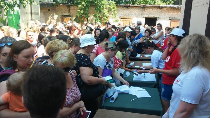 Благодійні організації та  запоріжці допомогли переселенцям на суму понад 1,5 мільйона гривень