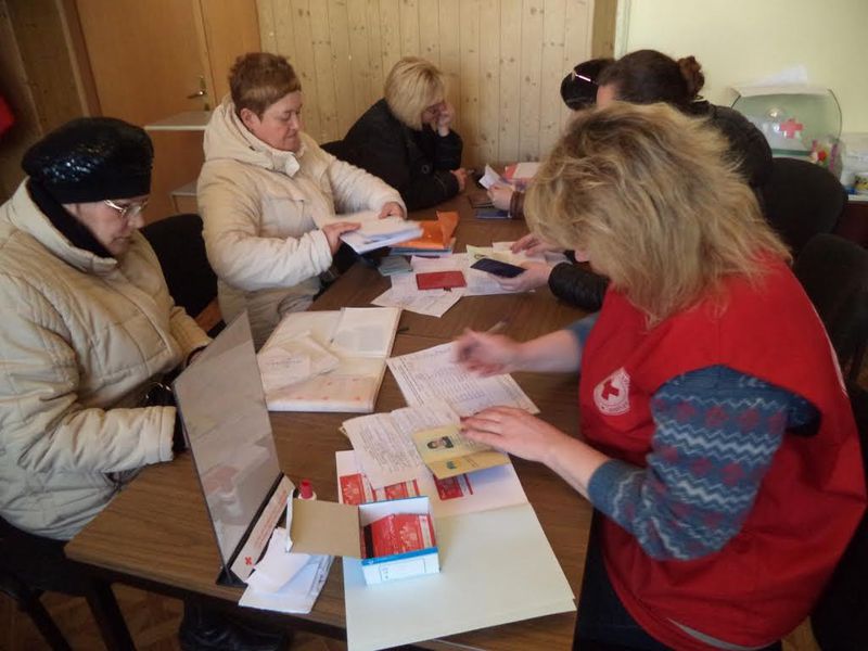 Благодійні організації та  запоріжці допомогли переселенцям на суму понад 1,5 мільйона гривень