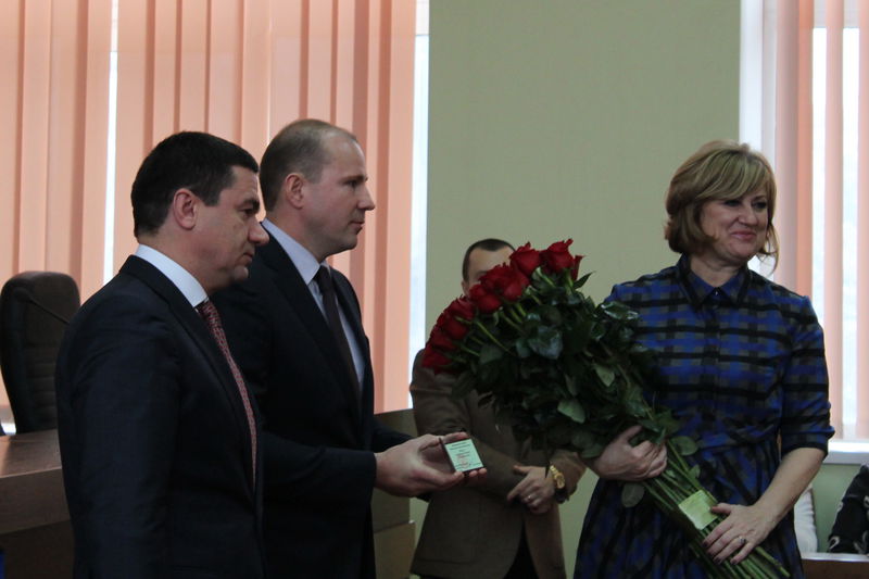 Григорій Самардак вручив посвідчення Мелітопольського міського голови Сергію Міньку