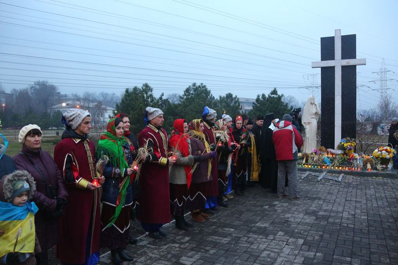 Запоріжці вшанували пам'ять жертв Голодоморів