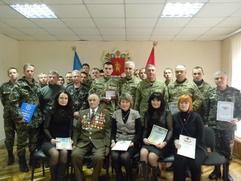 Військовослужбовці Сухопутних військ приймають вітання зі святом