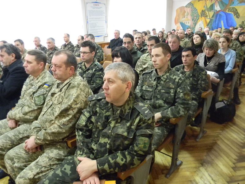 Військовослужбовці Сухопутних військ приймають вітання зі святом