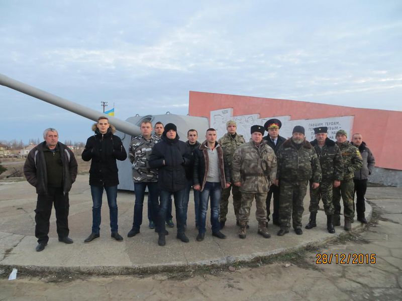 Запорізькі козаки привітали з Новим роком прикордонників на Чонгарі