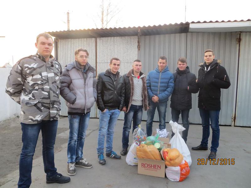Запорізькі козаки привітали з Новим роком прикордонників на Чонгарі