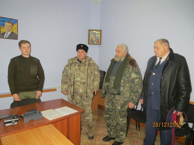 Запорізькі козаки привітали з Новим роком прикордонників на Чонгарі