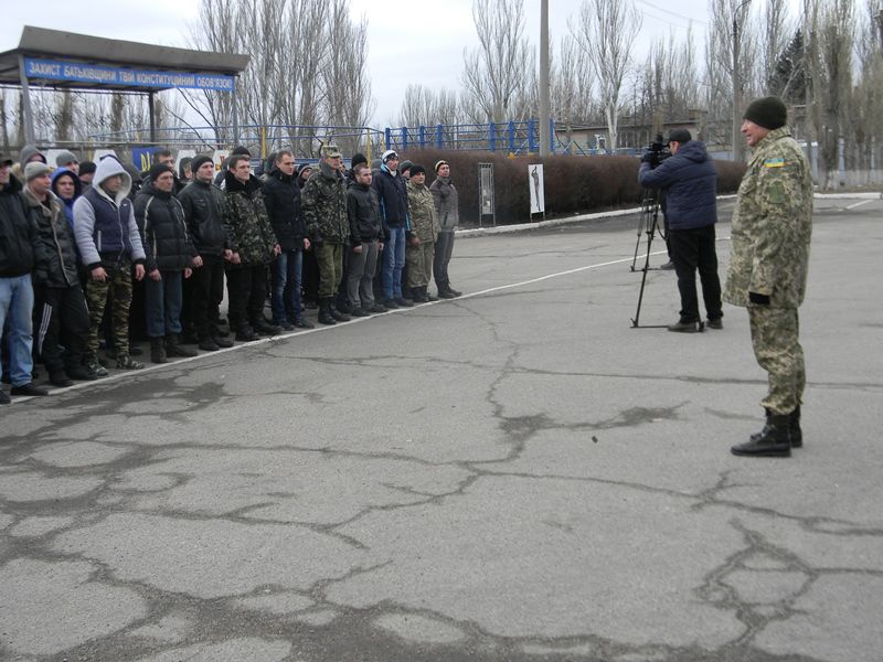 Майбутні контрактники відбули в навчальні центри 