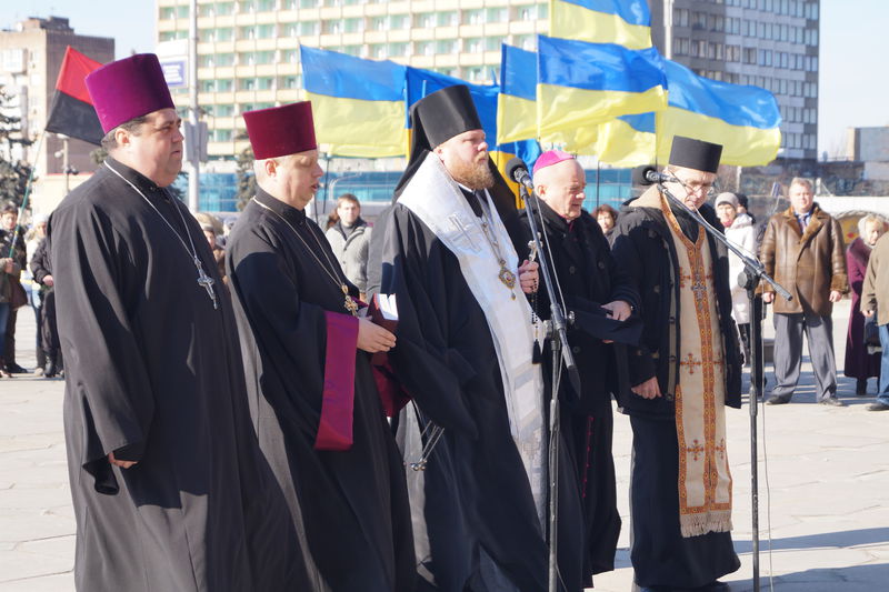 Запоріжці відзначили другу річницю Революції Гідності