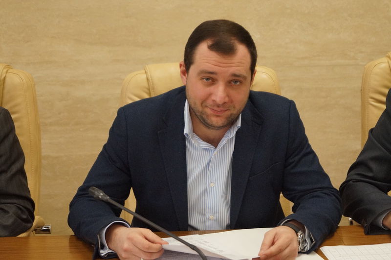Левова частка  боргів із зарплати залишається на державних підприємствах