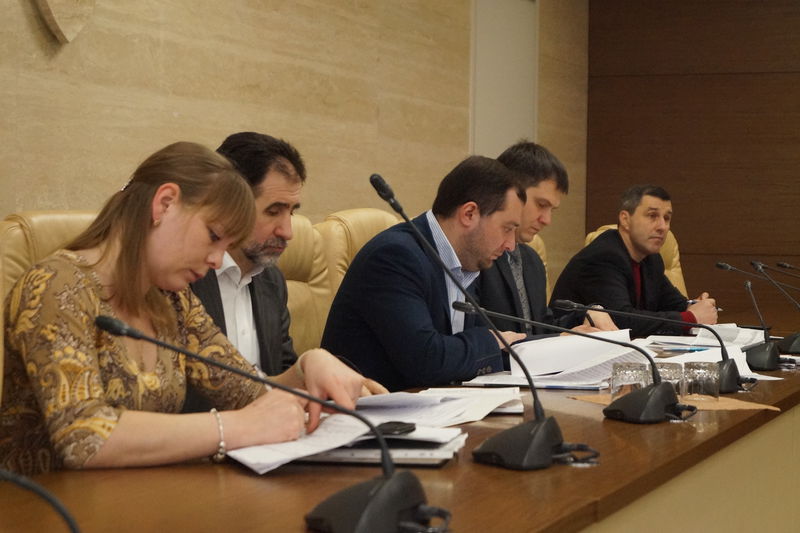 Левова частка  боргів із зарплати залишається на державних підприємствах