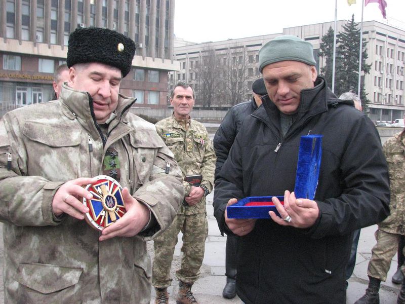 Запорізькі козаки везуть на передову гуманітарну допомогу та ікону Божої Матері