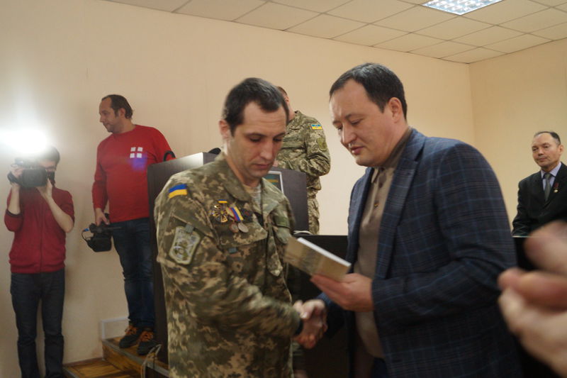 Очільник регіону вручив нагороди рідним бійців, загиблих в зоні АТО