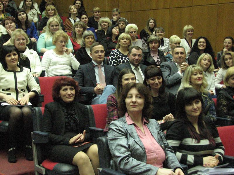 Запорізьких жінок привітали зі святом весни