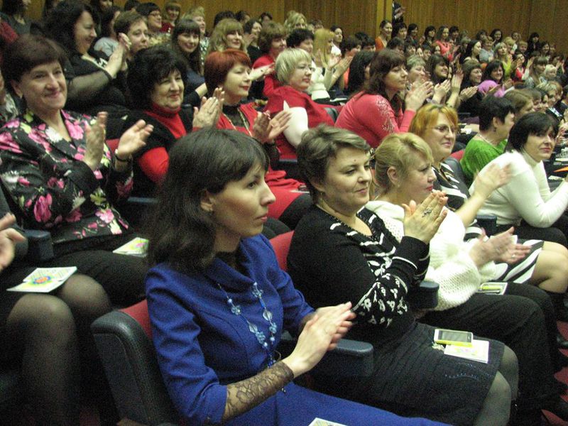 Запорізьких жінок привітали зі святом весни