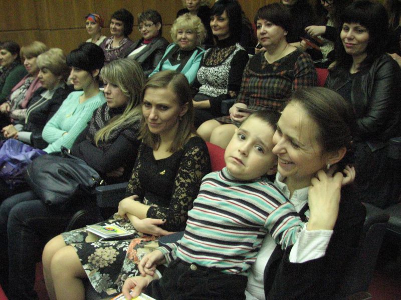 Запорізьких жінок привітали зі святом весни