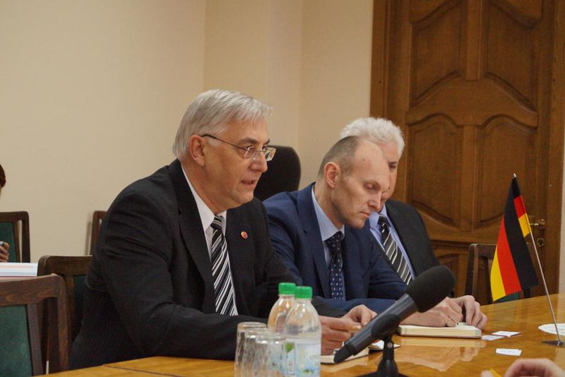 Обласна влада обговорила можливість поставок громадського транспорту з Німеччини за цінами нижче ринкових