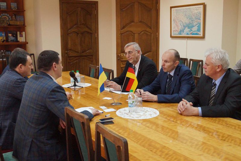 Обласна влада обговорила можливість поставок громадського транспорту з Німеччини за цінами нижче ринкових