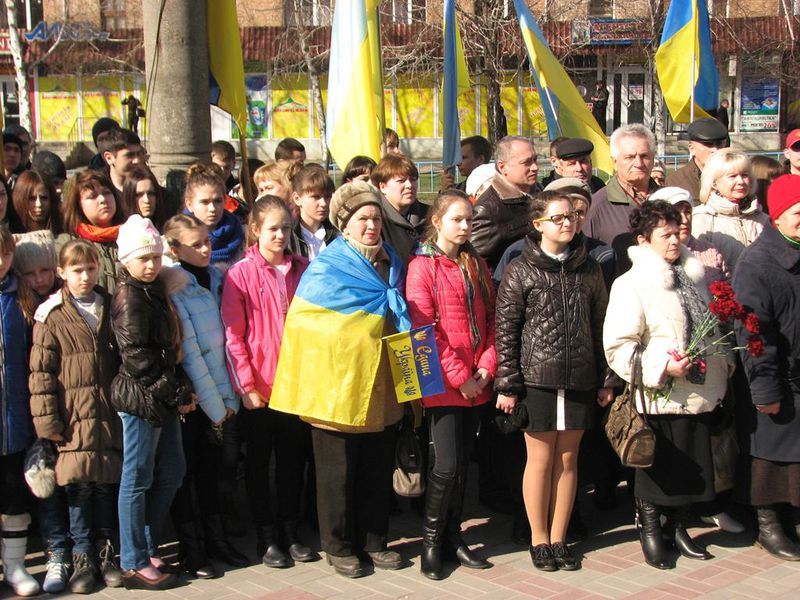 Українська спільнота відзначає річницю з дня народження Кобзаря