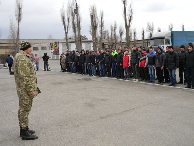 Майбутні контрактники відбули в навчальні центри Збройних cил України