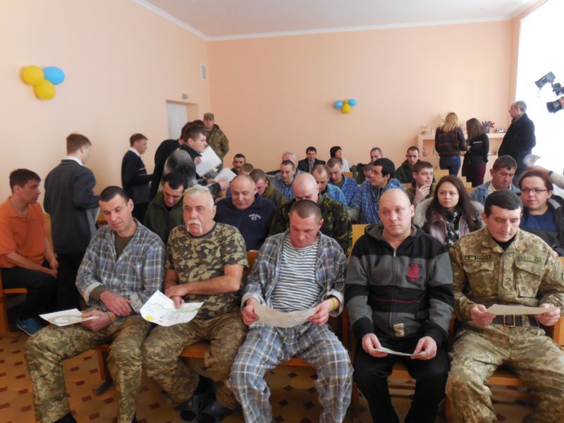 Вихованці дитячого будинку подарували свято у госпіталі, де лікуються учасники АТО