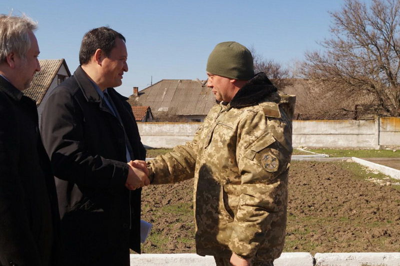 Костянтин Бриль ознайомився з умовами несення служби солдатами ЗСУ у Мелітопольському районі