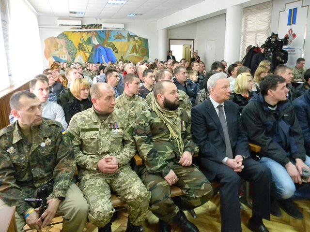 Запорізькі герої отримали державні нагороди та відзнаки