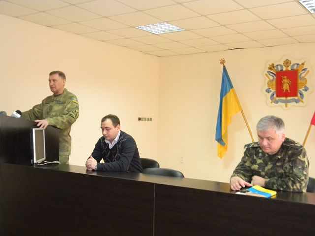 Правоохоронці допомагають військовим протидіяти корупції