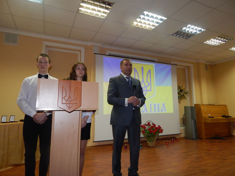 Запорізькі школярі привітали нацгвардійців із професійним святом