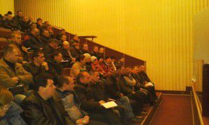 Землевпорядники приїхали до гуляйпільських учасників АТО та вручили дозволи на  земельні ділянки 