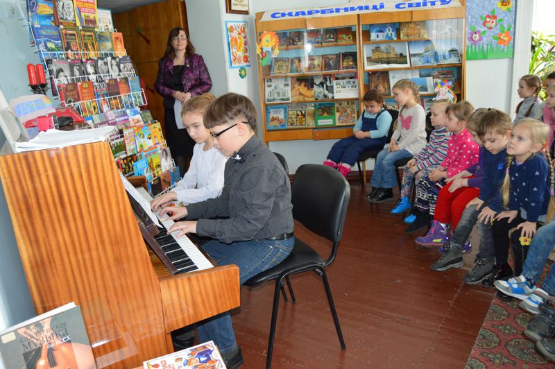 «Акорди весни» у бібліотеці для дітей «Юний читач»