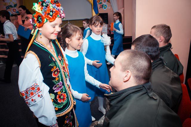 Вихованці запорізької школи-інтернату передали на передову «Масляну»