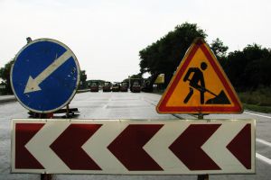 Водіїв попереджують про обмеження руху