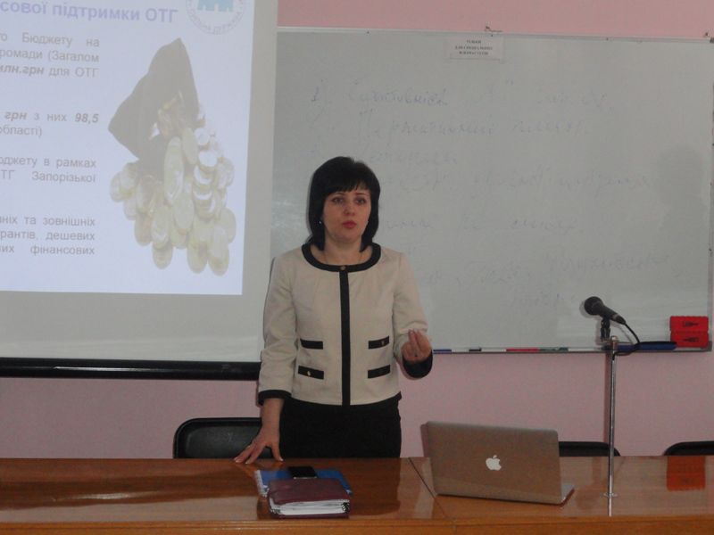 Сільські голови Запорізької області підвищують свій рівень знань про механізми впровадження реформи завдяки спілкуванню з доками децентралізації 