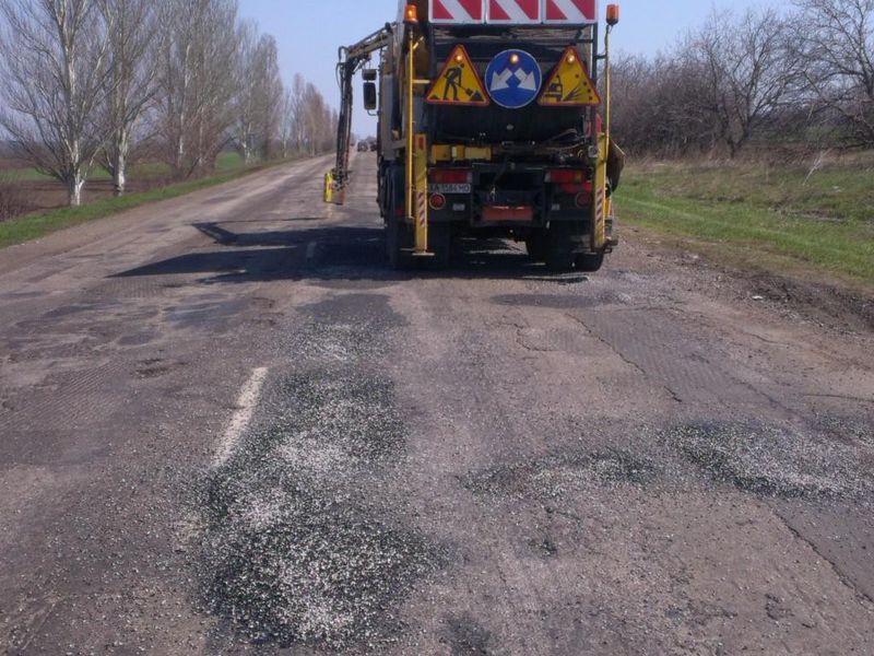 Дорожники області  перейшли на струменевий метод ремонту шляхів