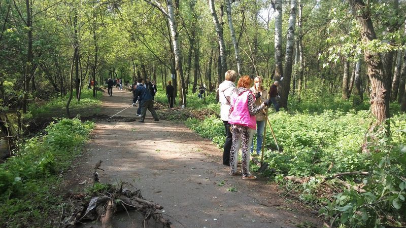 На суботнику оновлено парк Перемоги у Запоріжжі