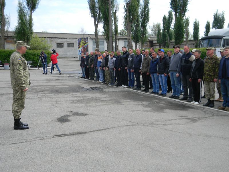 Майбутні контрактники відправилися в навчальні центри