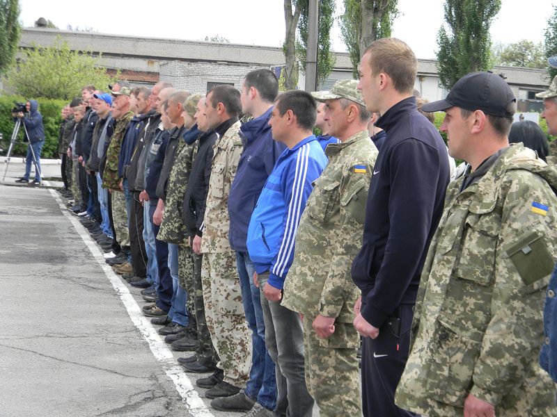 Майбутні контрактники відправилися в навчальні центри