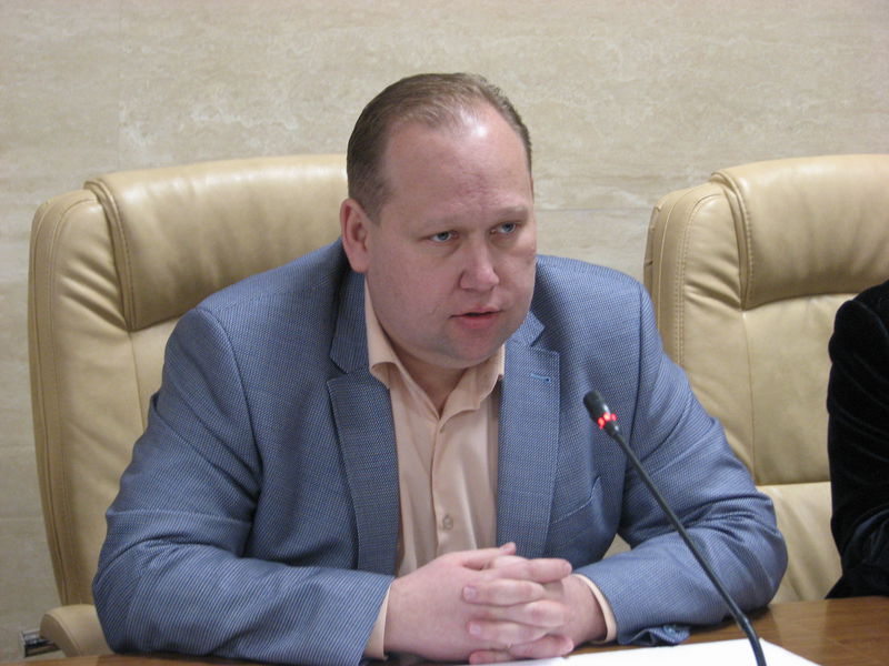Інтернатні заклади в області замінюють сімейними формами виховання 