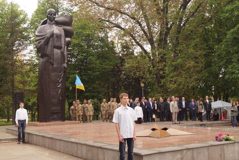 Костянтин Бриль: «Українців об’єднує повага до тих, хто воював 70 років тому, і шана до нинішніх захисників Вітчизни»