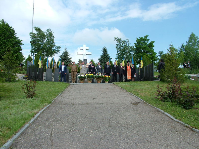 У селі Чапаєвка вшанували подвиг героїв війни та бійців АТО