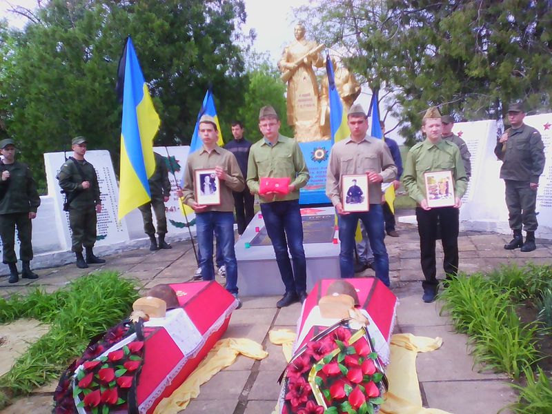 У Великобілозерському районі віддали останню шану воїнам-визволителям