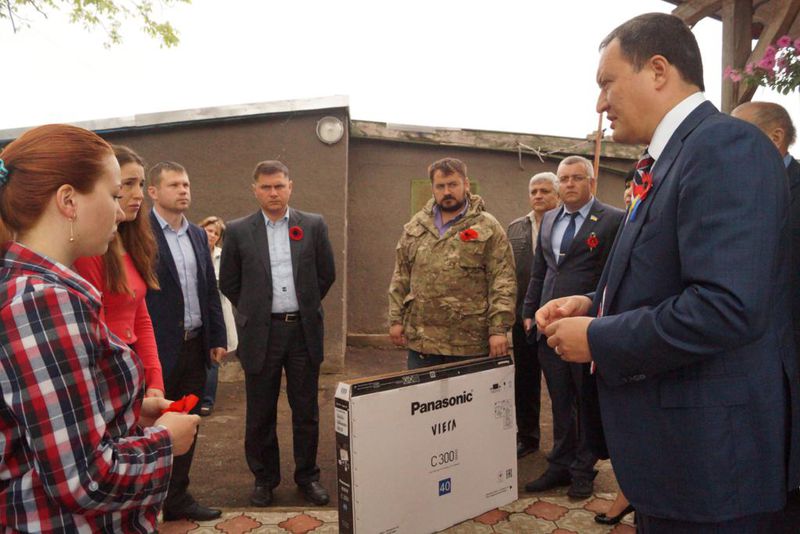 Сім'ї загиблих учасників АТО отримали подарунки від імені Президента України